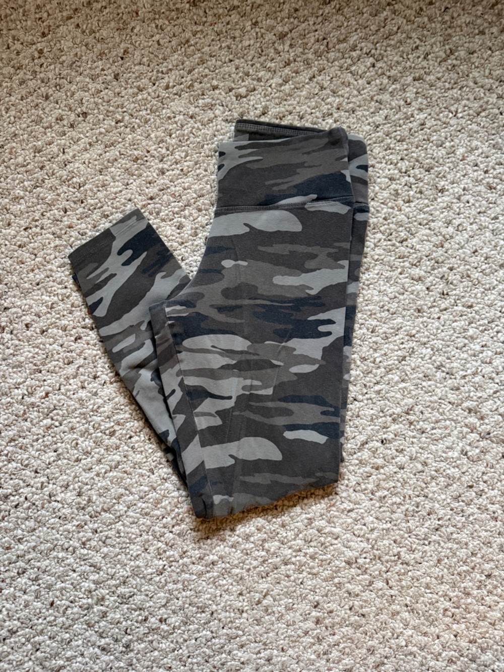EXPRESS Camo Print Leggings - Small